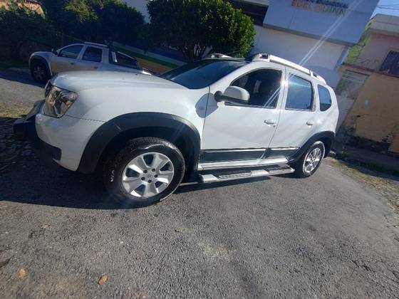 RENAULT DUSTER 2.0 DYNAMIQUE 4X2 16V FLEX 4P AUTOMÁTICO